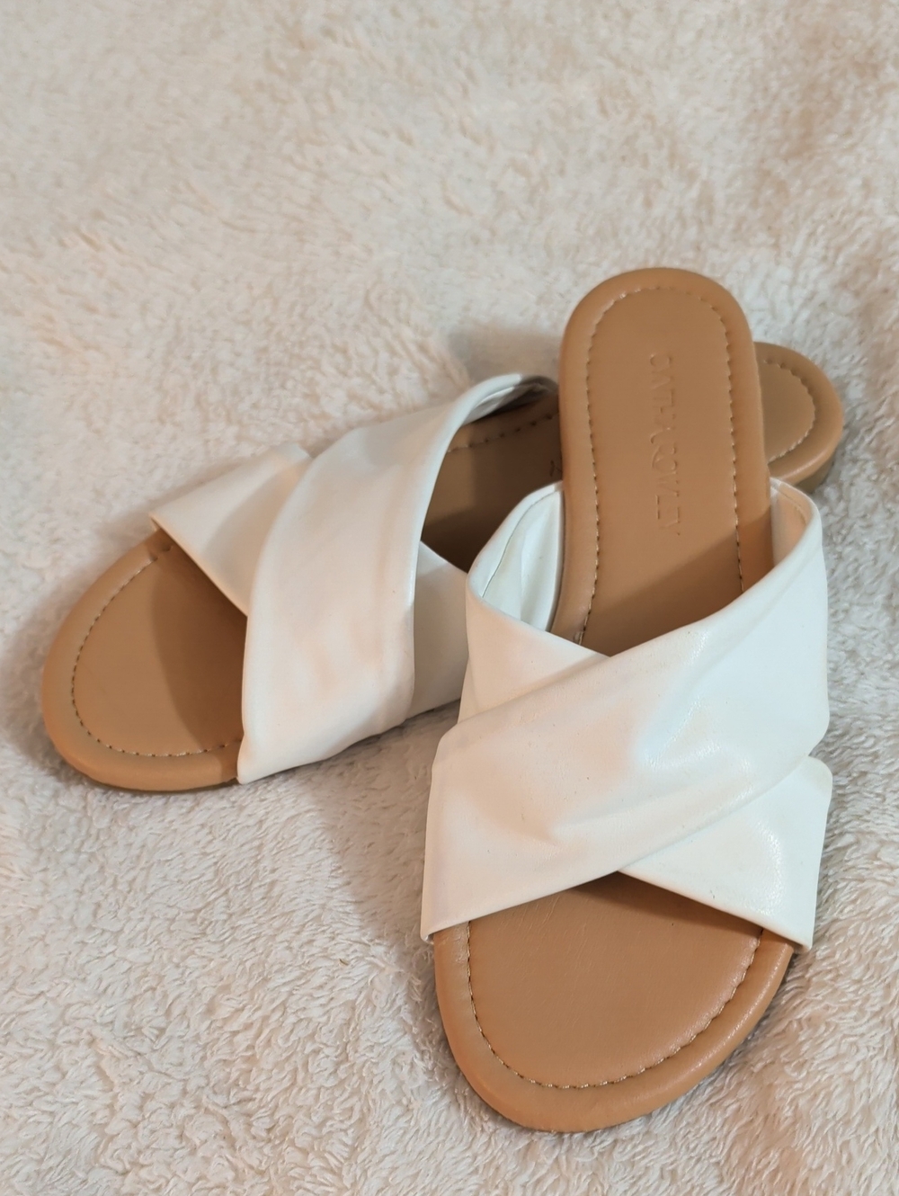Cynthia Rowley White Crisscross Flat Slide Sandals Size 7.5